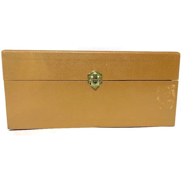 Camel Family Figurines Set of Three Pieces With Storage Box - Picture 14 of 16